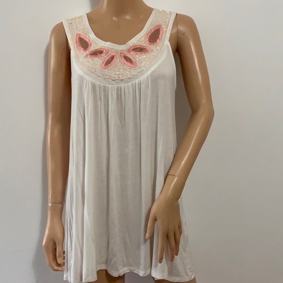 EllumiNation Woman’s Tunic. - Picture 1 of 5